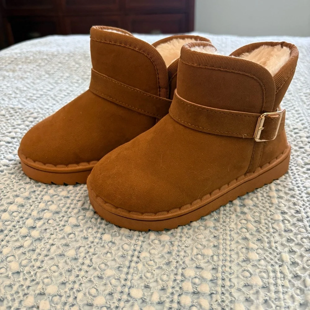 Cozy Tan Toddler Girl Ankle Boots sz 11T
